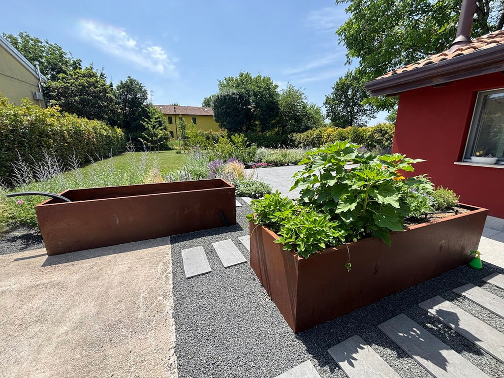 vasche in corten per la creazione di orti e spazi particolari, delineare gli spazi esterni