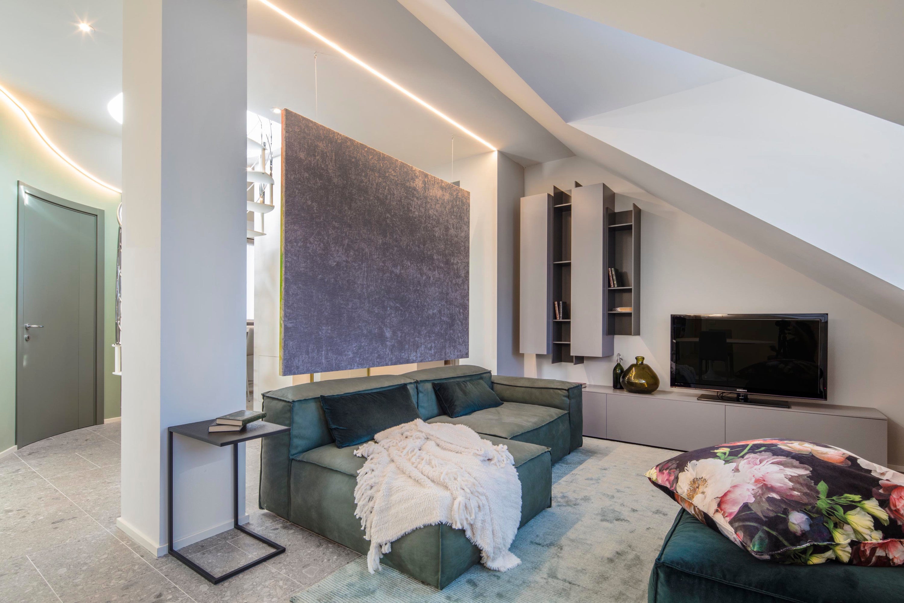 Soggiorno arredo divano moderno 